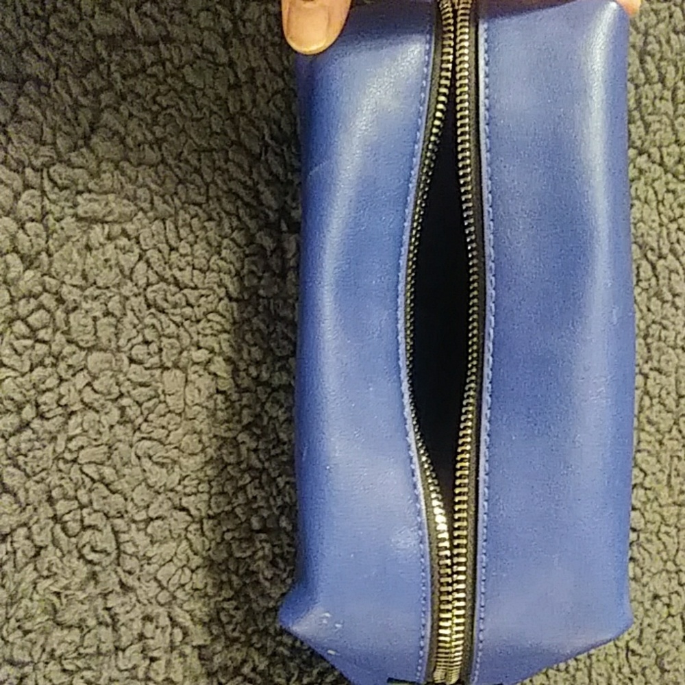 Makeup /Accessory Bag - Picture 2 of 4